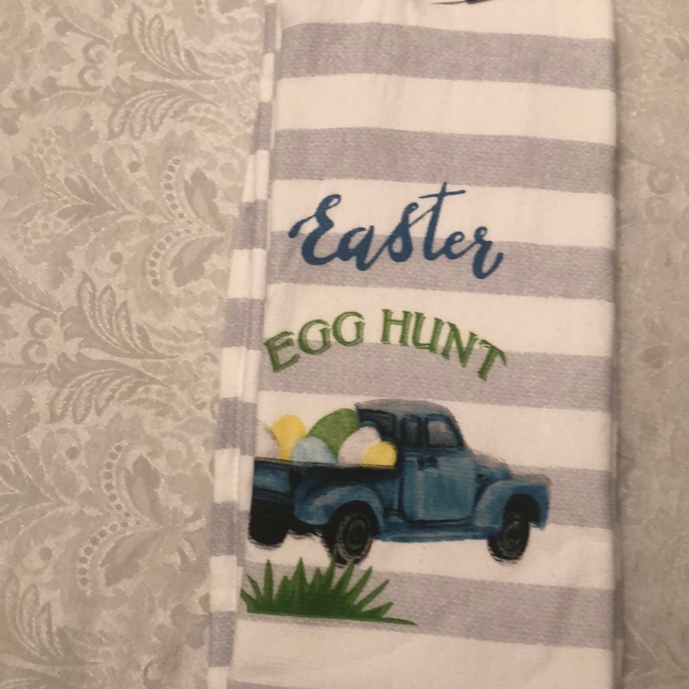 NWT Well Dressed Home Easter kitchen towels